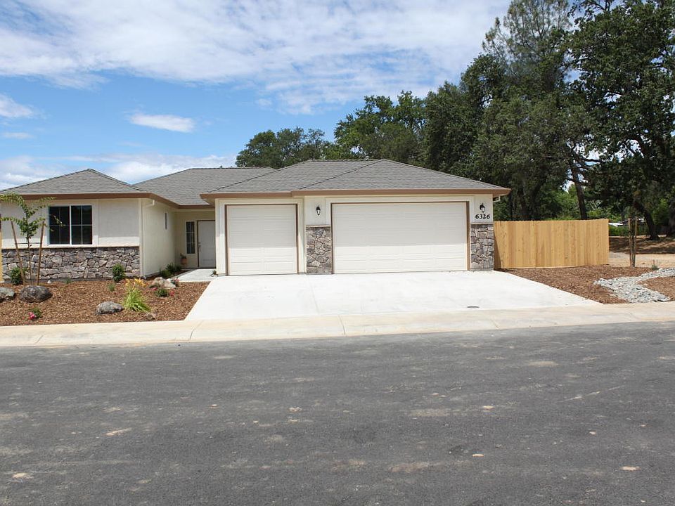 2nd image of 2566 Calgary Pl
