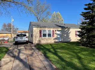 7411 Kelling St, Davenport, IA 52806