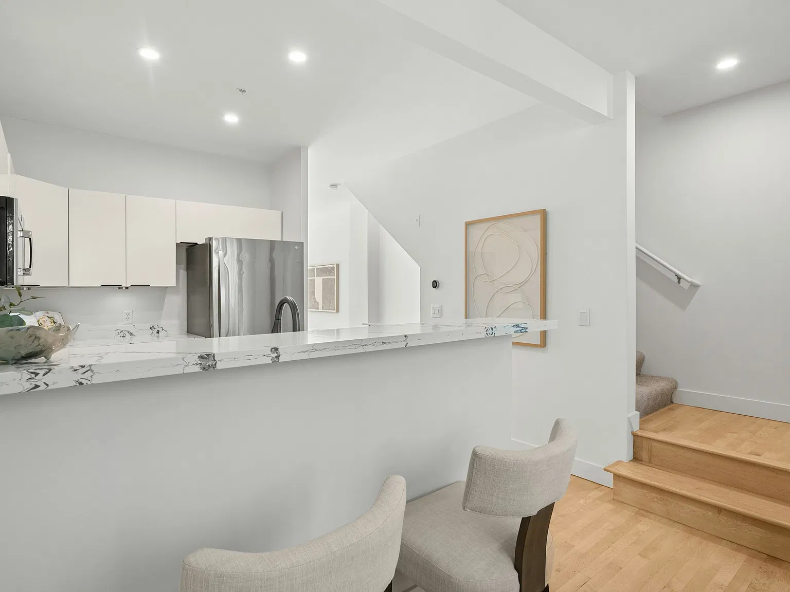 2 bed, 1129 sqft, $3,200 — Photo 3