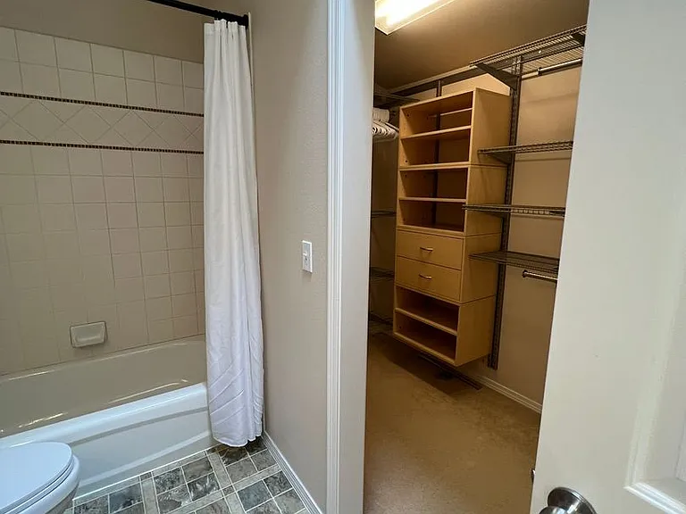 2645 B NW #57 — Photo 22
