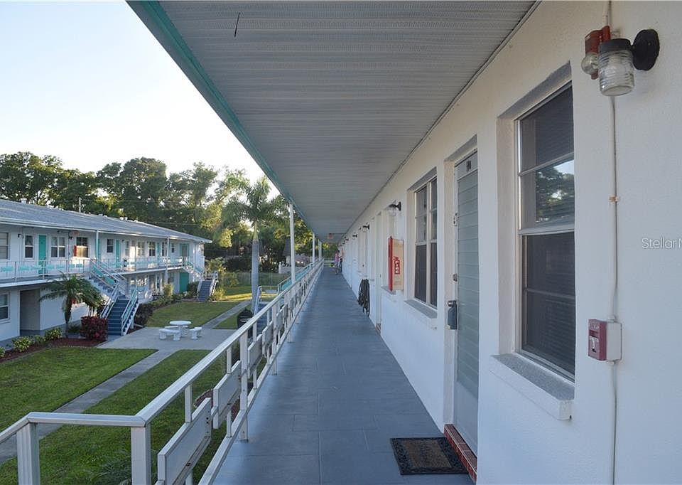 1st image of 6050 21st St N APT 11