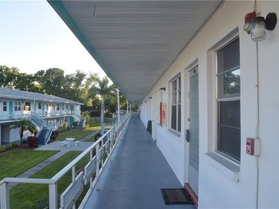 6050 21st St N APT 11, Saint Petersburg, FL, 33714