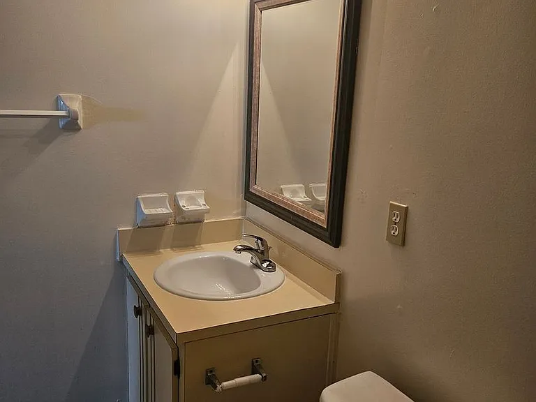 1343 Jefferson Ave #C — Photo 12