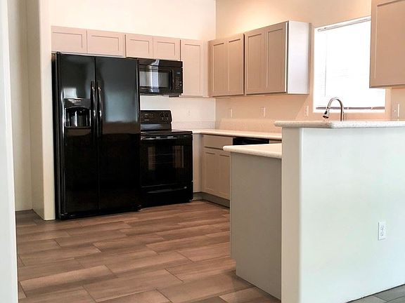 5th image of 1117 E 8th St #5020756
