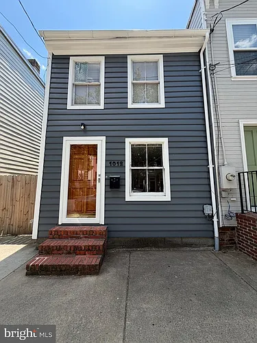 1012 Queen St Photo 1