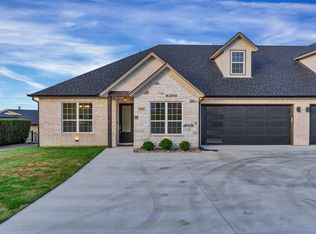 5128 Country Club Dr, Granbury, TX 76049