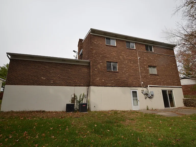 35 Wesleyan Court — Photo 2