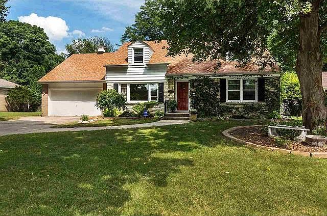1st image of 827 Green Meadow Ave