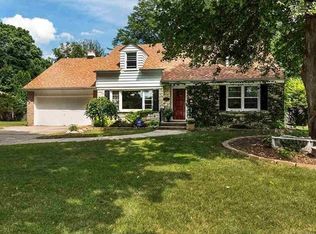 827 Green Meadow Ave, Rockford, IL 61107