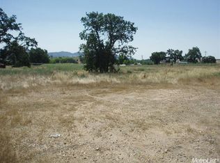 340 Paloma Rd, Valley Springs, CA 95252