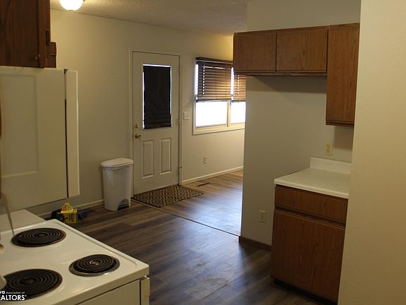 3rd image of 7 Park Ln
