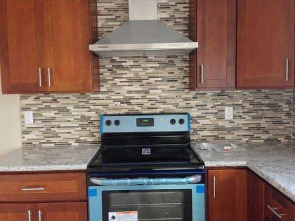 4th image of 1104 Valdosta Rd