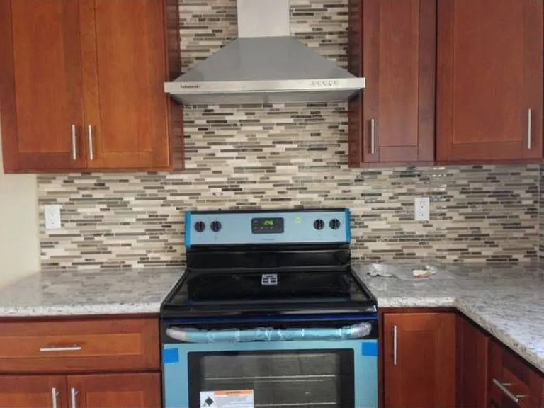 1104 Valdosta Rd — Photo 4