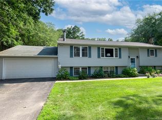 70 Ventura Dr, Brooklyn, CT 06234