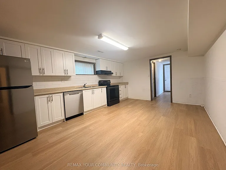 7837 Martin Grove Rd #BASEMENT — Photo 6
