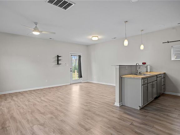 5th image of 68 W County St