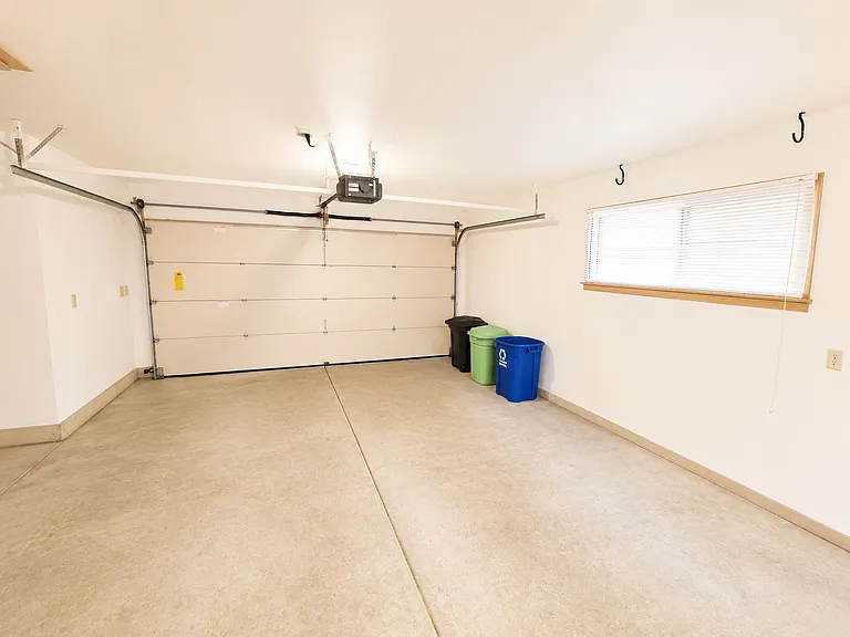 3600 Goetz Dr — Photo 27