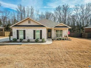 245 Dinner Tree Sq, Huntsville, AL 35811