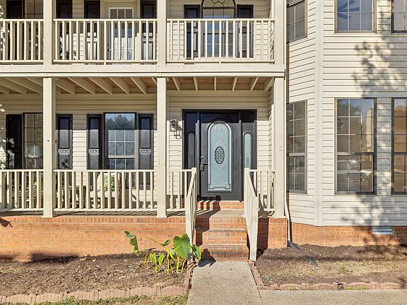 3rd image of 294 Buckingham Blvd