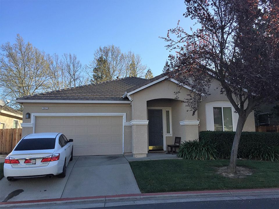 1st image of 2842 Belle Fleur Way