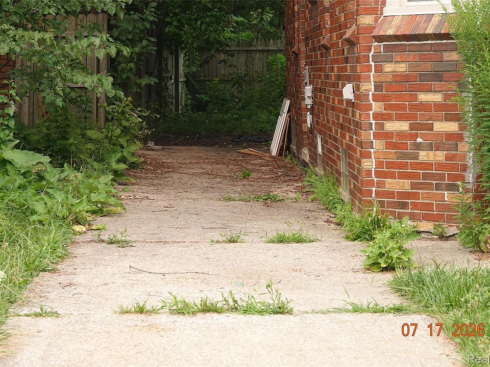 10435 Somerset Ave, photo 6
