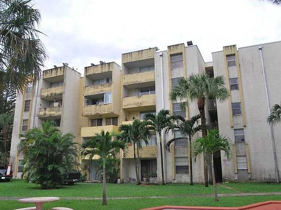 5th image of 10090 NW 80th Ct APT 1323
