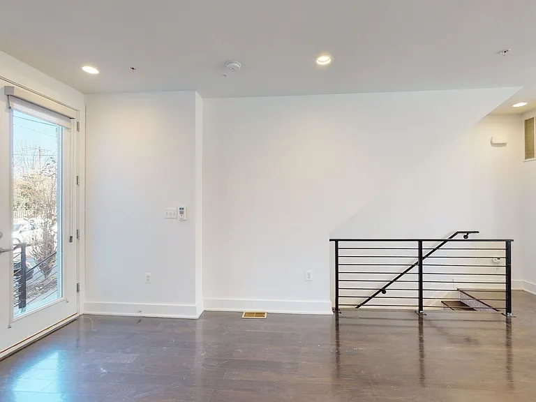 3306 9th St NE #1 — Photo 7
