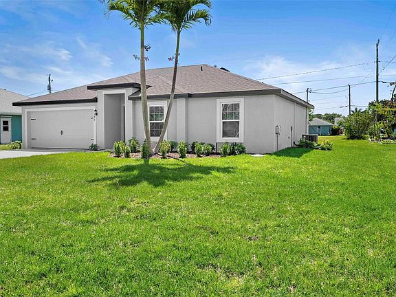 3rd image of 1597 SE Berkshire Boulevard