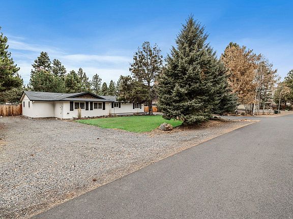 2nd image of 20925 Greenmont Dr