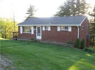 2401 E Finley Dr, Claysville, PA 15323