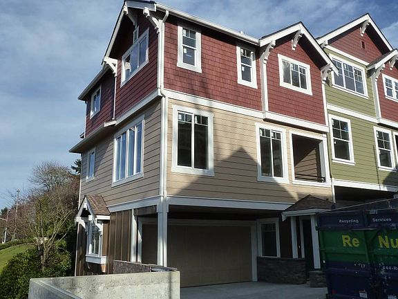 3rd image of 105 118th Ave SE