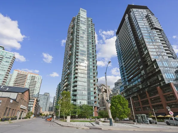 150 E Liberty St #1113, Toronto, ON M6K 3R5