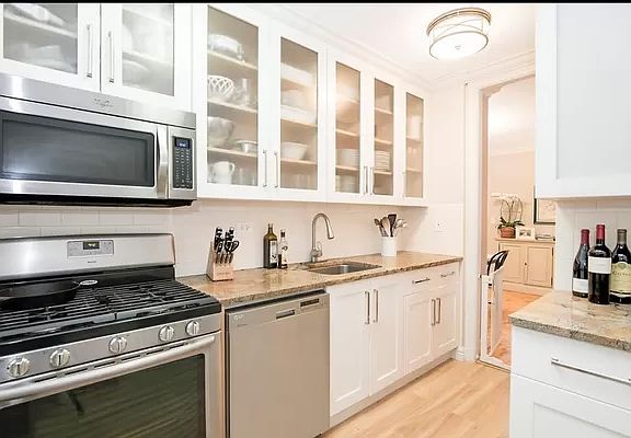 2nd image of 171 E 84th St APT 4G