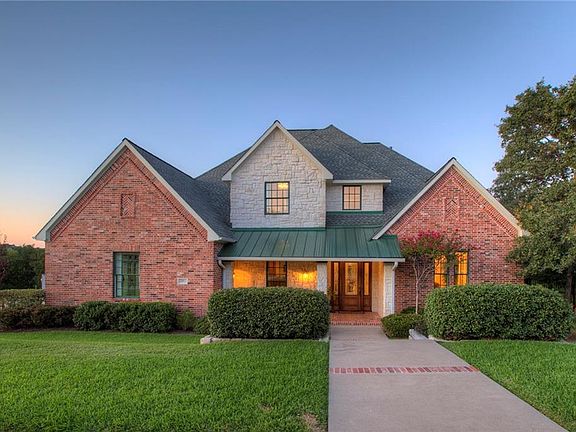 2nd image of 2803 Lake Brook Ct