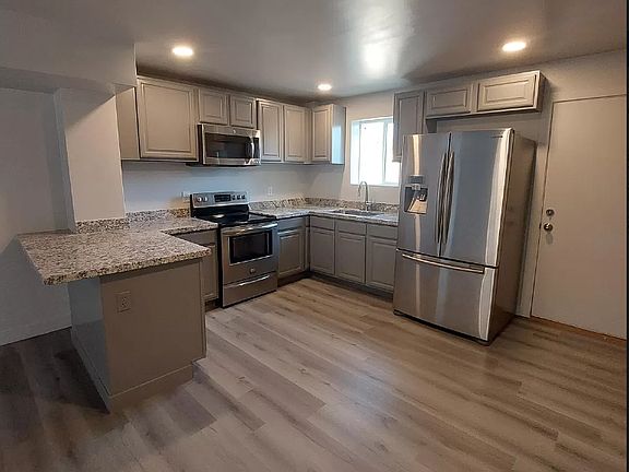 5th image of 6108 W Townley Ave