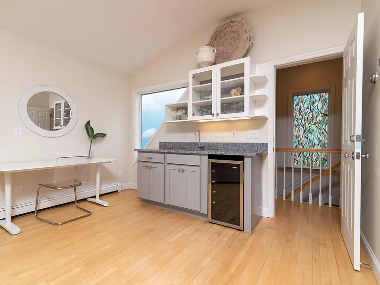943 Dune Rd — Photo 11