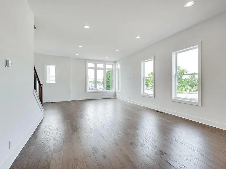 660 Hamilton Ave — Photo 17