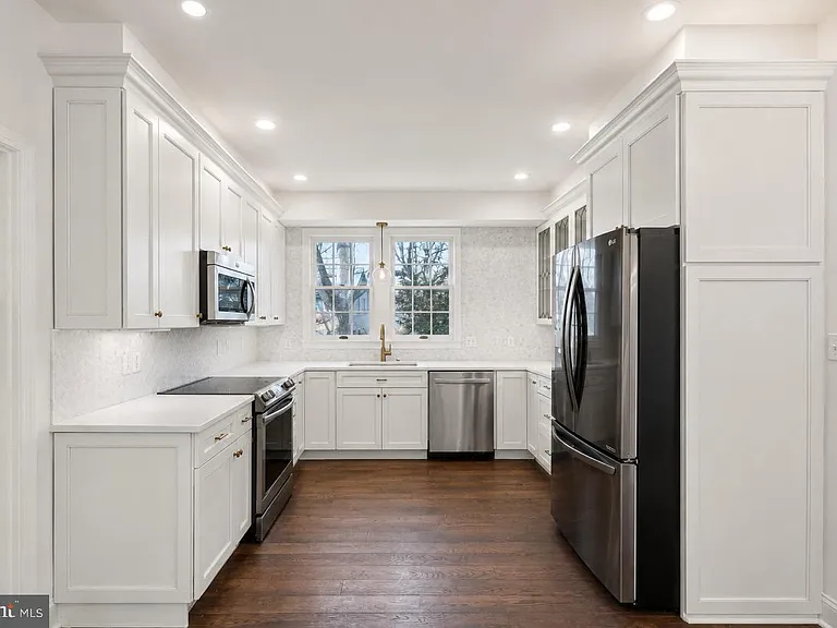 5305 Saratoga Ave — Photo 10