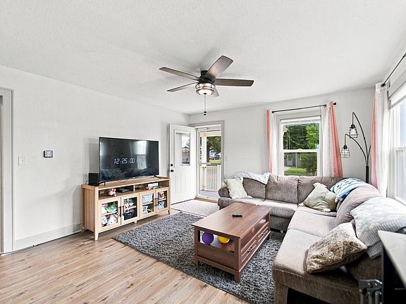4th image of 1207 6th St