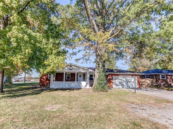 7216 Montclair Ave, Godfrey, IL 62035