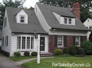 49 Reynen Ct, Ridgewood, NJ 07450