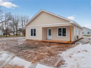 71 Boyd St, Salisbury, NB E4J 2A6