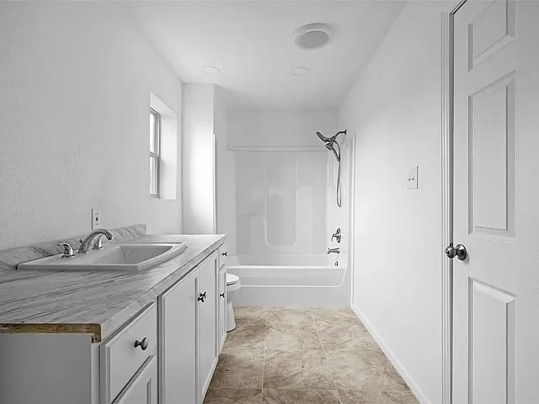 1105 Esperanza St #A — Photo 11