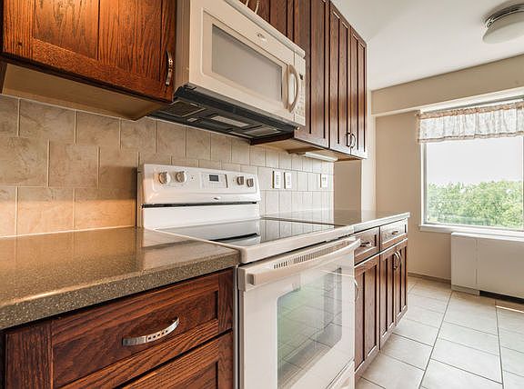 4th image of 6833 N Kedzie Ave APT 613