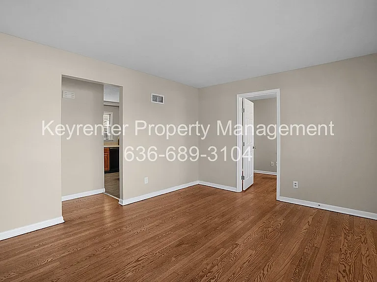 236 S Cadillac Dr — Photo 7