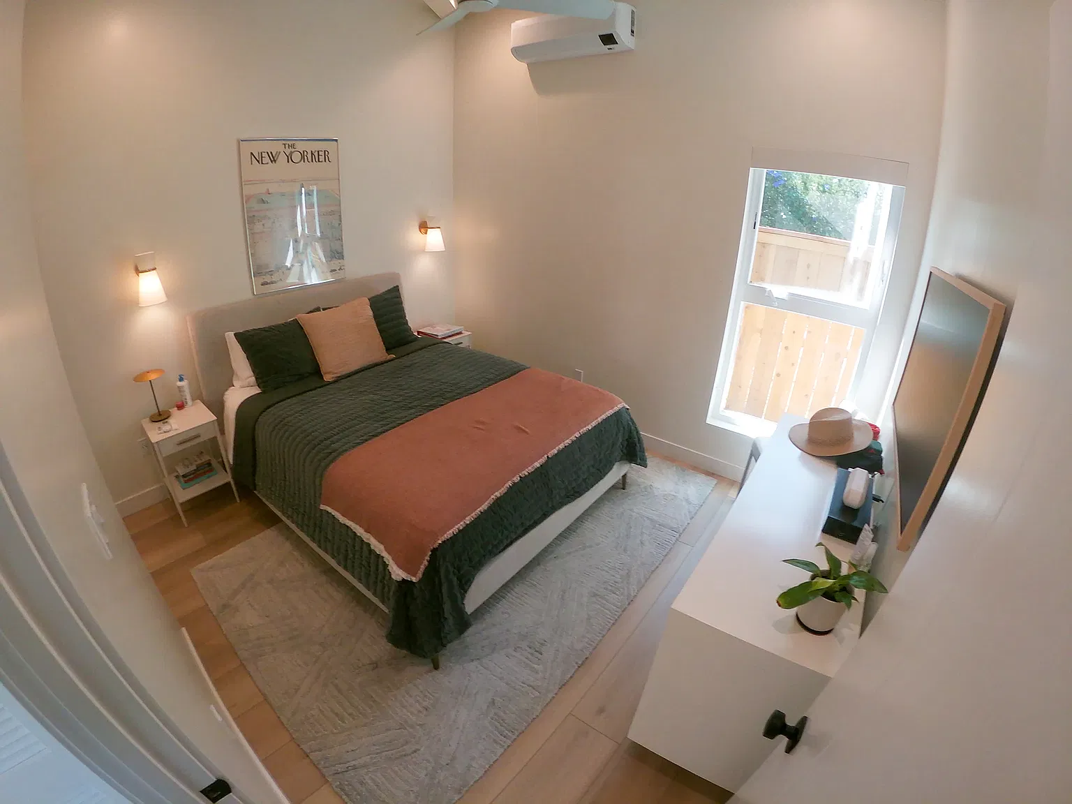 2 bed, 1200 sqft, $4,990 — Photo 2