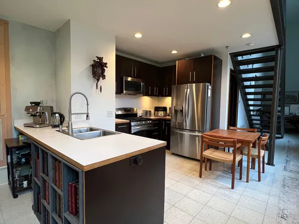 214 4th St E, Saint Paul, MN