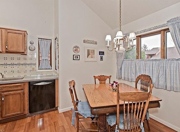 4th image of 25830 Fairmount Blvd