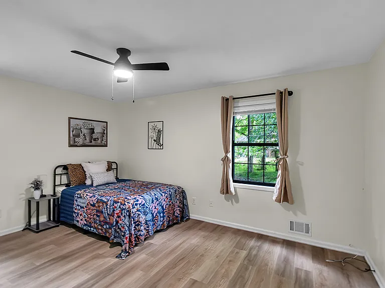 1812 Wiggins Cir SW — Photo 8