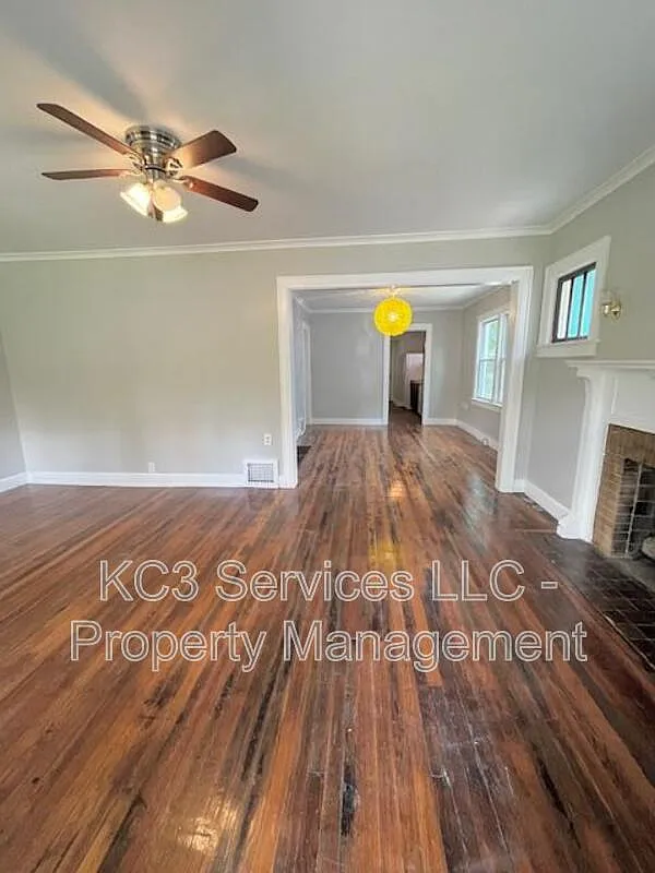 3 bed, 2.0 bath, 1500 sqft, $1,425 — Photo 4